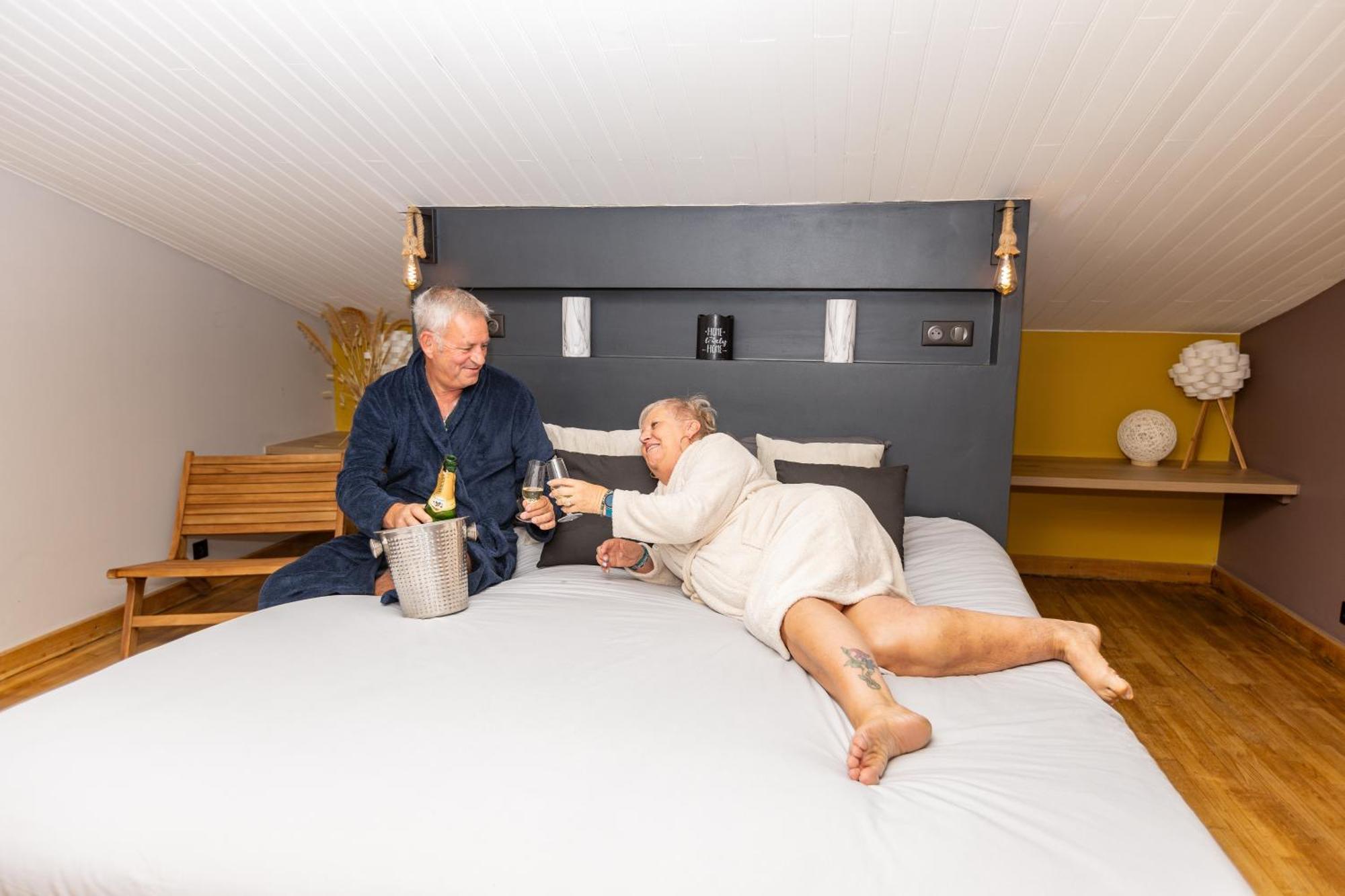 "Les Hauts Du Marquet" - Meuble De Tourisme 5 Etoiles - Gite De Groupe 15 Personnes En Cevennes - Piscine A Debordement - Balneo - Sauna - Nature Saint Jean du Pin Eksteriør billede